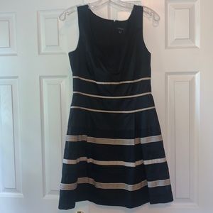 SIZE 4 Ann Taylor Dress